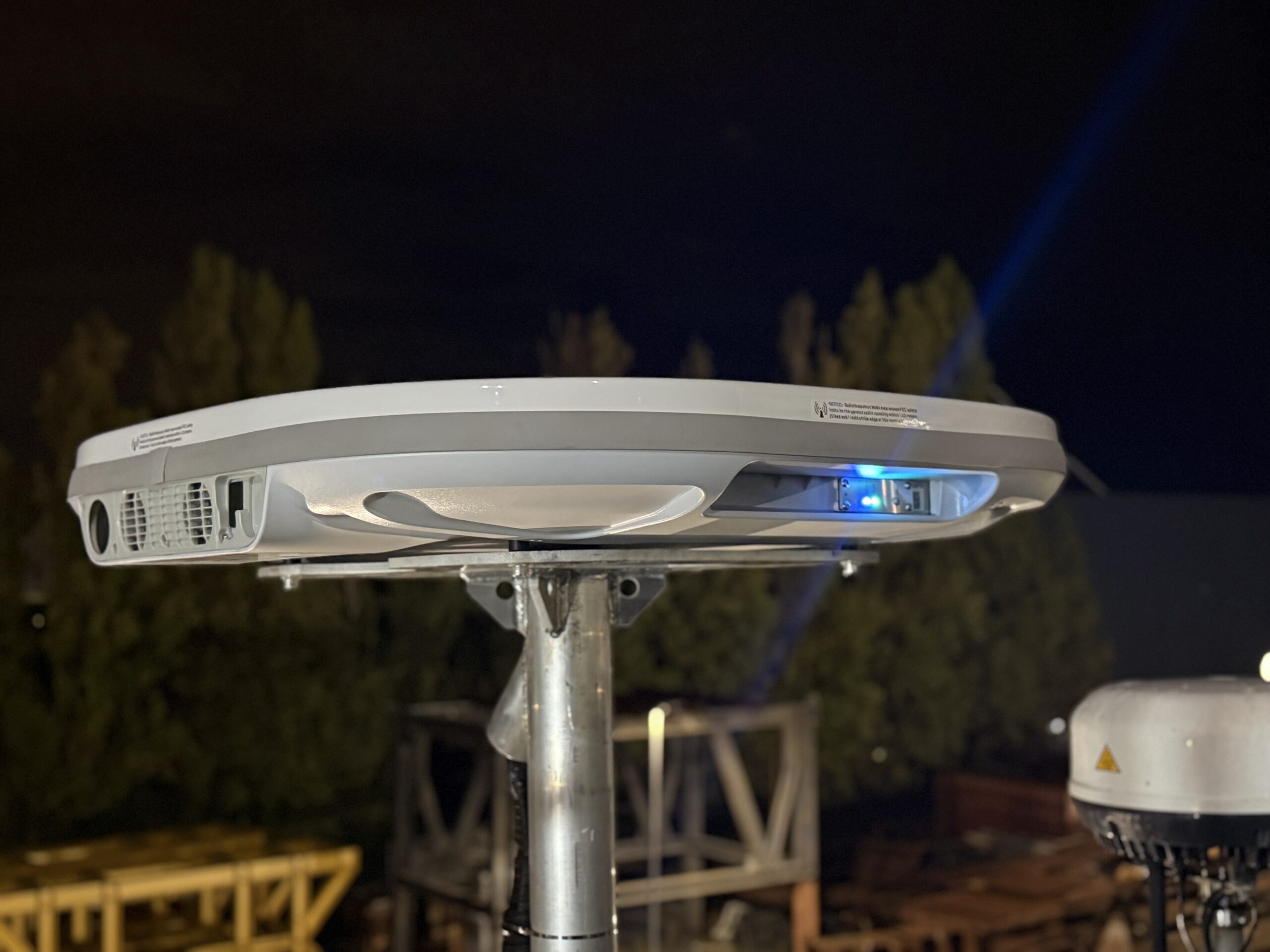 Kymeta Peregrine u8 Antenne